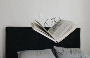 What Do SEOs And Pick-Up Artists Have In Common? A clock sitting on top of a bed