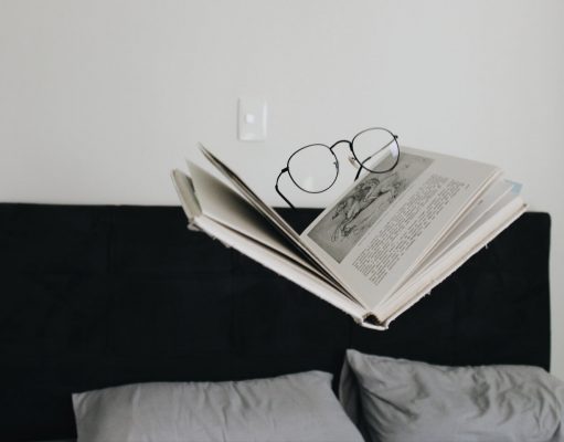 What Do SEOs And Pick-Up Artists Have In Common? A clock sitting on top of a bed