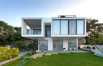 Sell Your Home Through an Auction Home photo